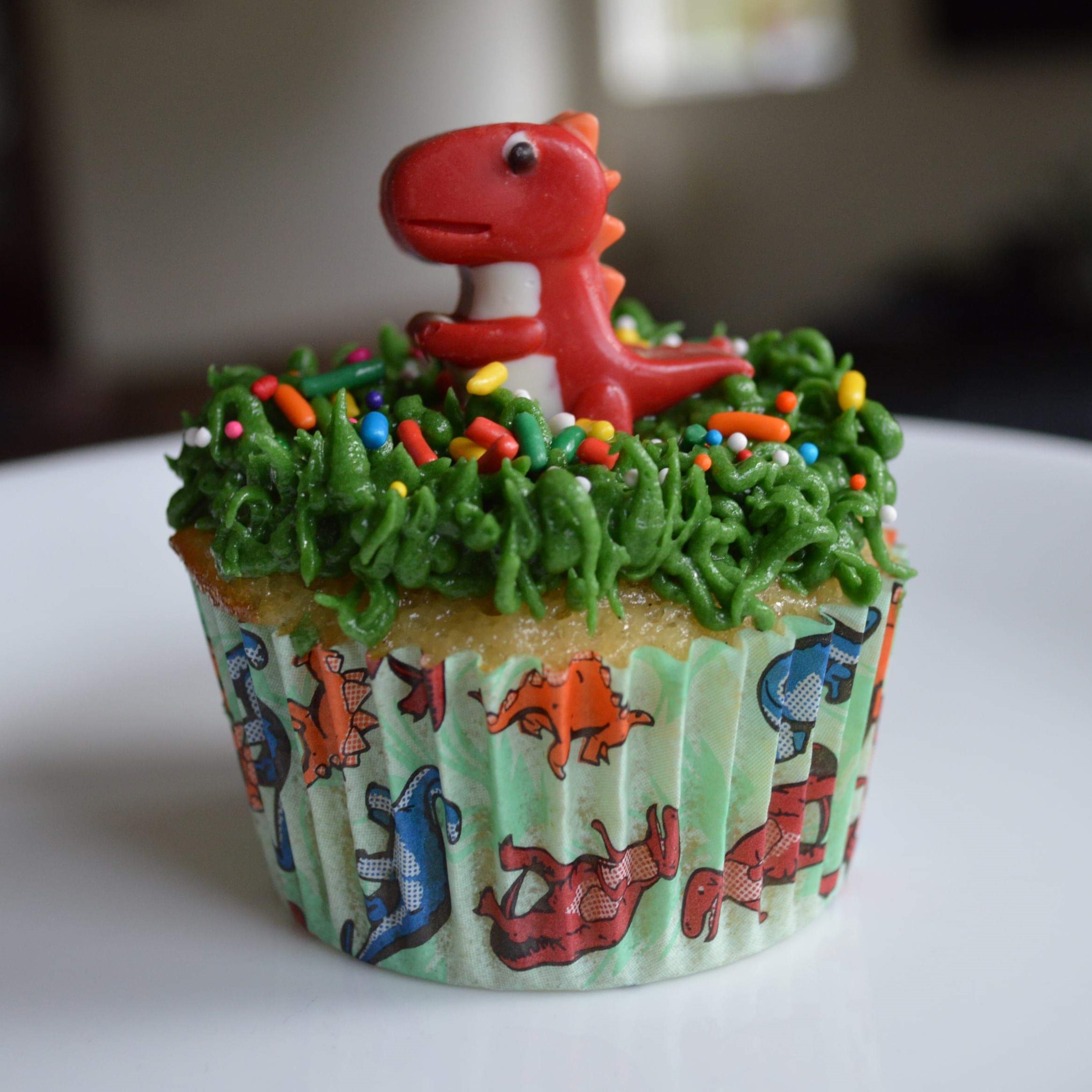 T-rex cupcake