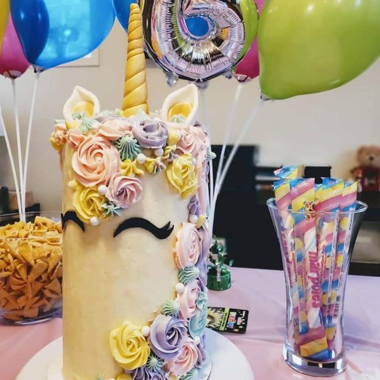 12 inch tall unicorn cake