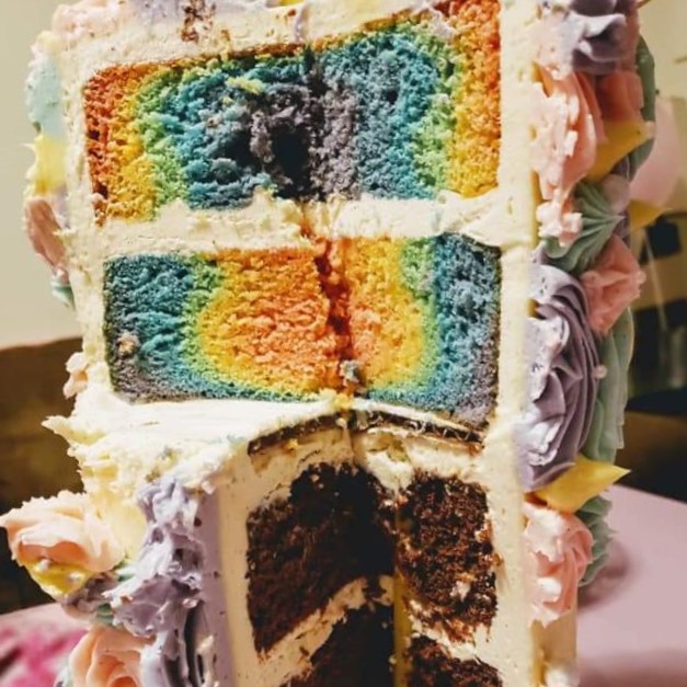 Inside of the unicorn cake