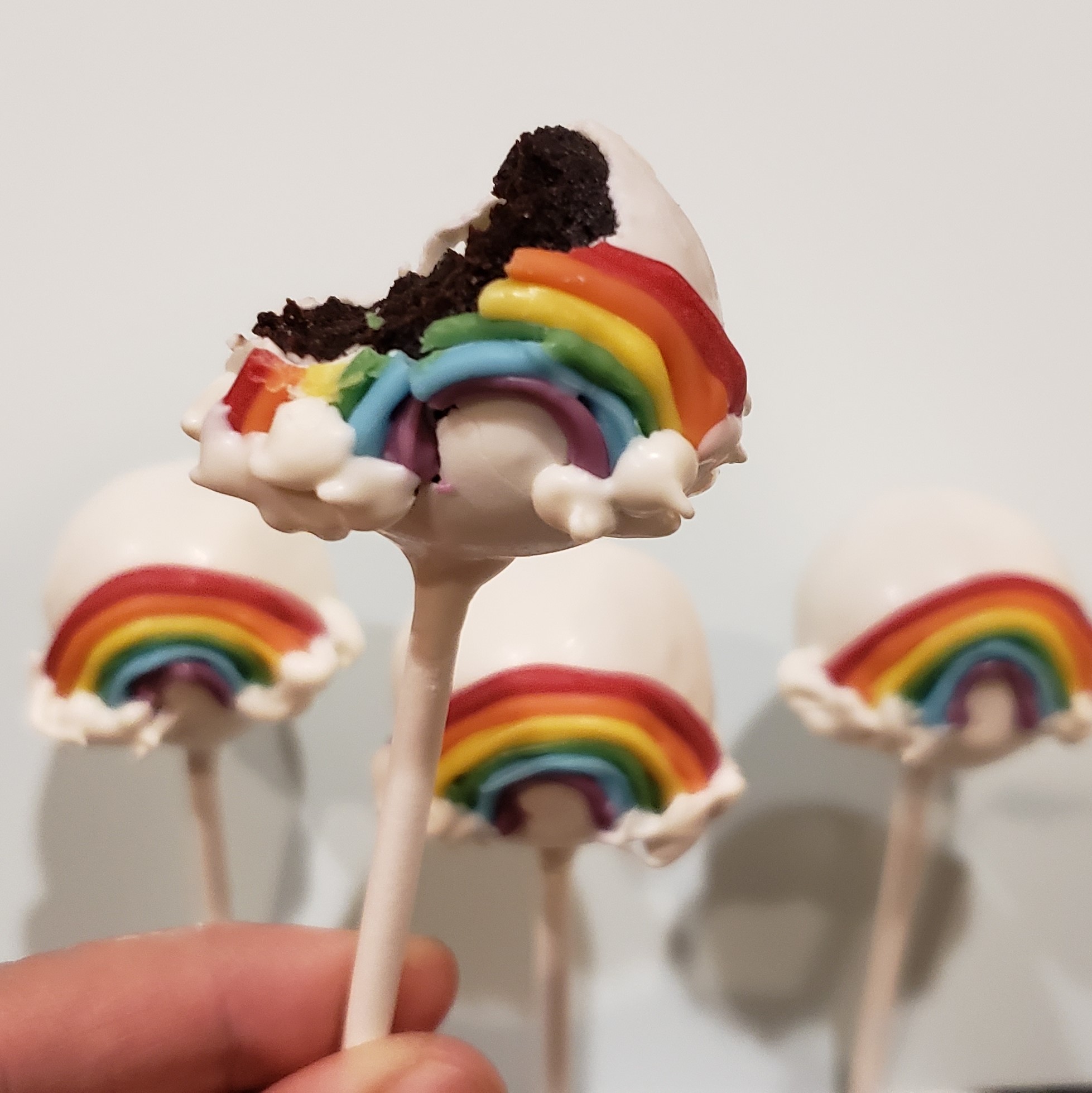 Rainbow cakepops