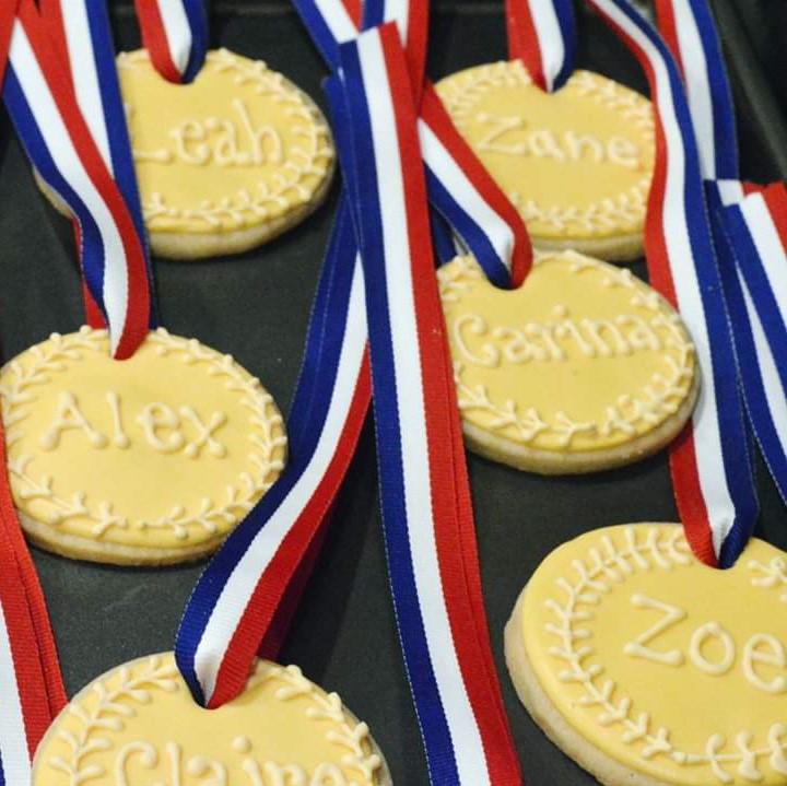 Personalized gold medal cookies